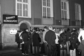 Schlange vor dem Klüngelpütz